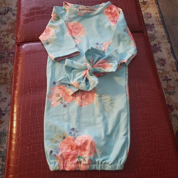 Lot of 2 NWOT Newborn Floral Gowns w/ Headband SZ NB Welcome Party/Portraits - Picture 3 of 3